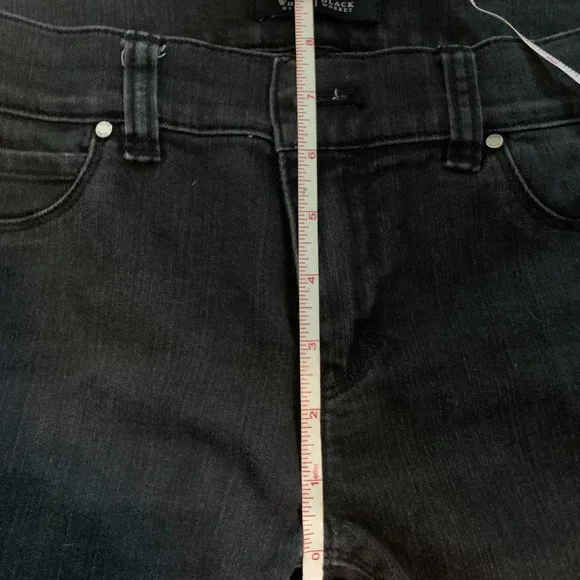 White House Black Market Skinny Jeans - Picture 6 of 6